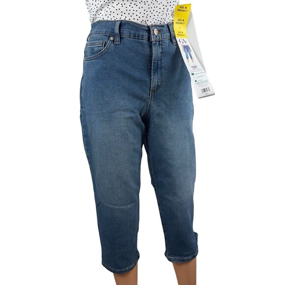 Gloria Vanderbilt Womens Size 6 Blue Denim Amanda Capri Classic Rise Slit New - Picture 2 of 8
